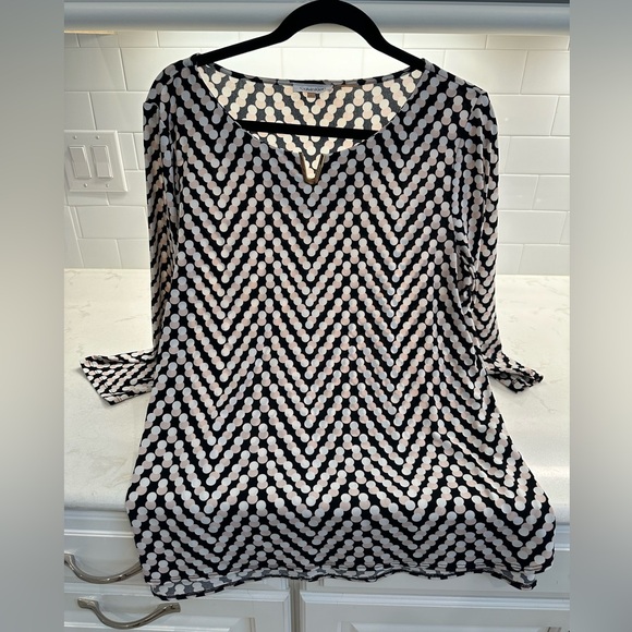 EUC women’s Calvin Klein polka dot notched neck top - Picture 1 of 6